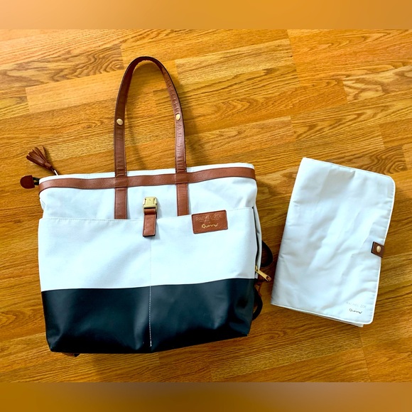 Rachel Zoe x Quinny Diaper Bag - Jet Set - Picture 2 of 7